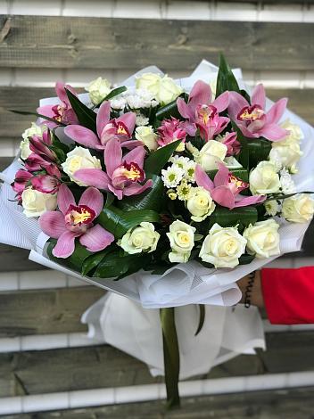 Букет цветов из: Розы и Хризантемы в Ендовище