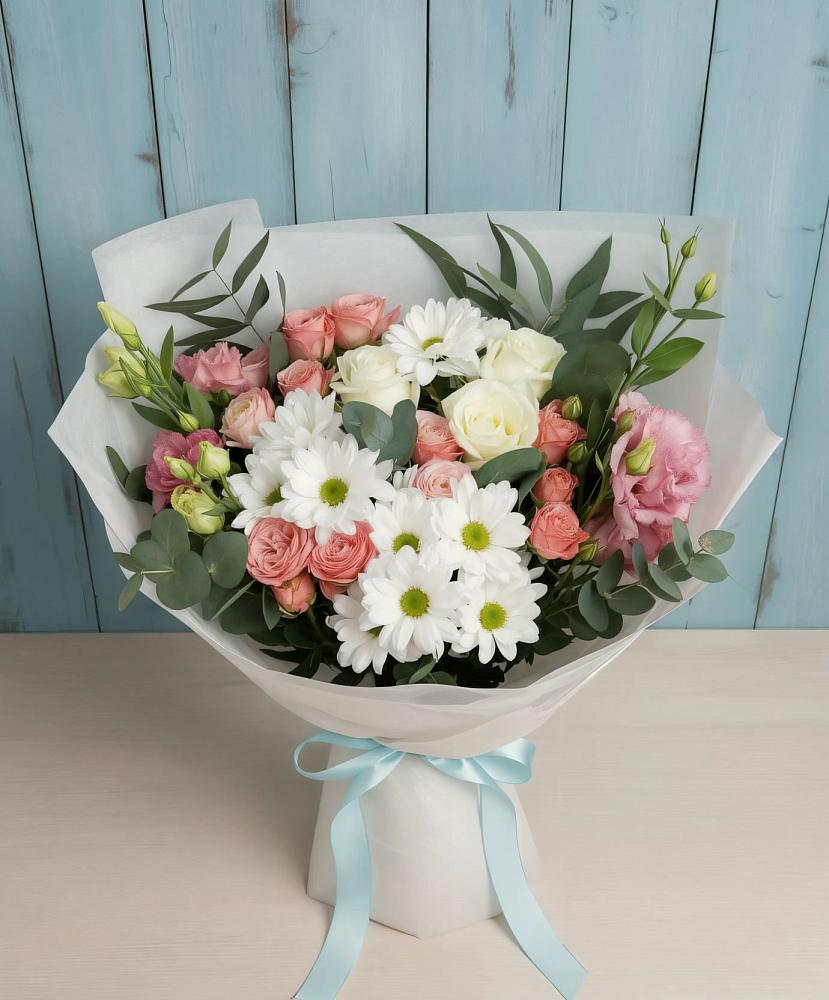 Букет цветов из: Розы, Лизиантусы и Хризантемы в Ендовище