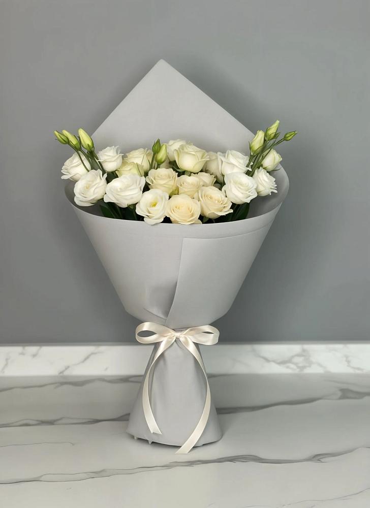 Букет цветов из: Розы и Лизиантусы в Ендовище