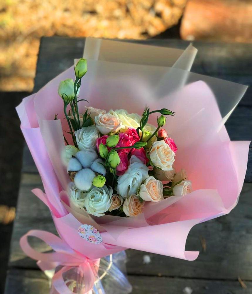 Букет цветов из: Розы и Лизиантусы в Ендовище