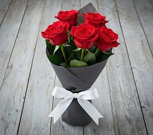 Букет 5 Красных роз Эдлесс Лав в Ендовище