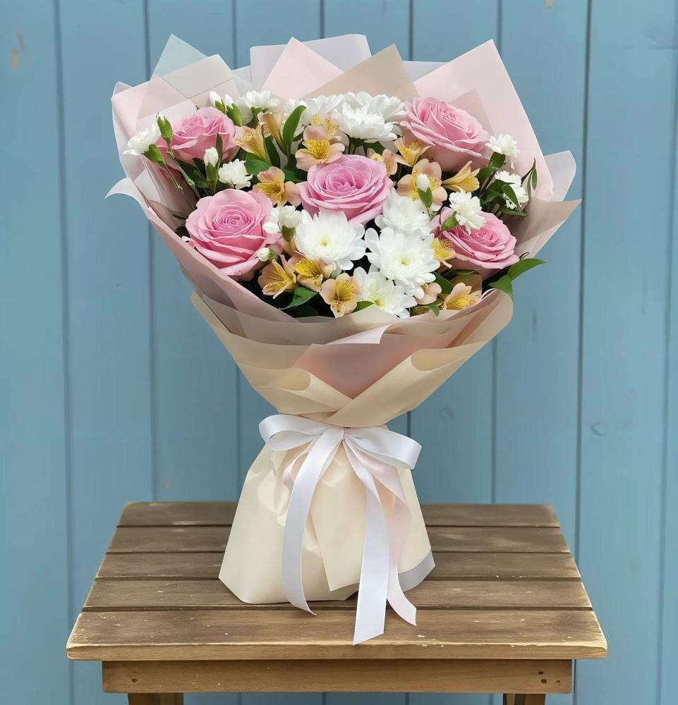 Букет цветов из: Гвоздики, Орхидеи и Розы в Ендовище